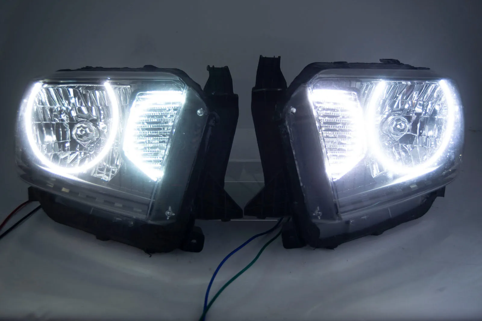 2014-17 Toyota Tundra Headlights - ORACLE LED White LED SMD Halo Kit