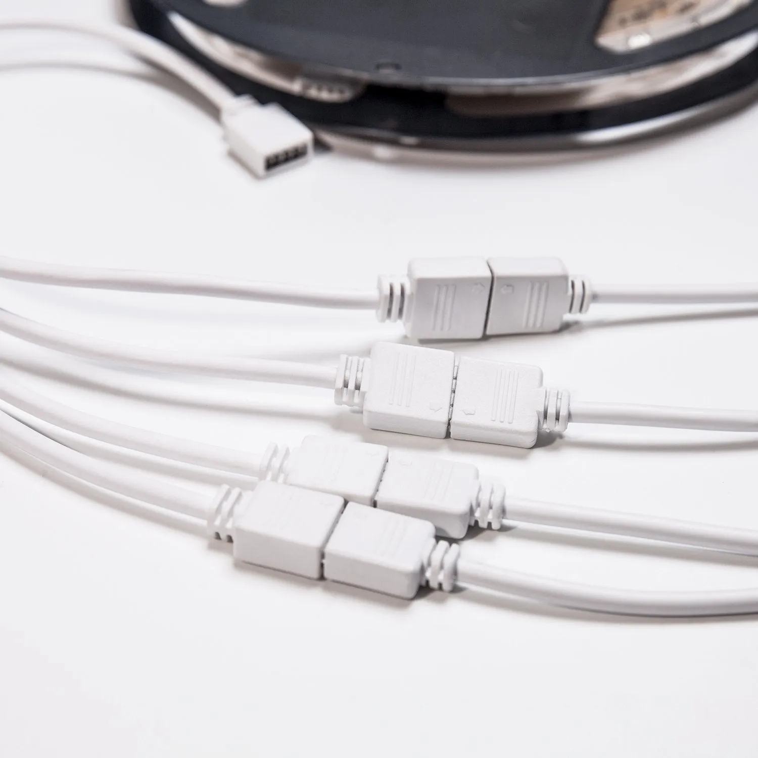 FluxTech - 4-Pin Y Power Splitter Cable for RGB LED Strip Light