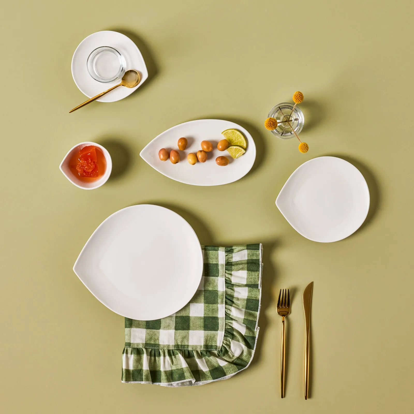 Karaca Solta Porcelain 26 Piece 6 Person Breakfast/Serving Set 153.03.08.4502